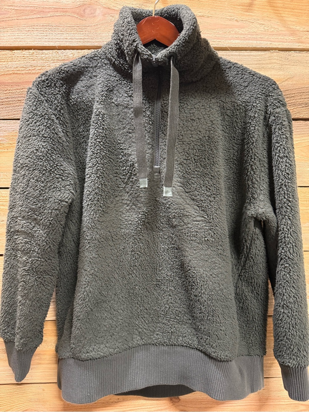 Athleta Women’s Dark Olive Green Sherpa Pullover, 1/4 Zip, Medium